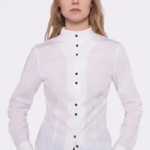 shy collarless white